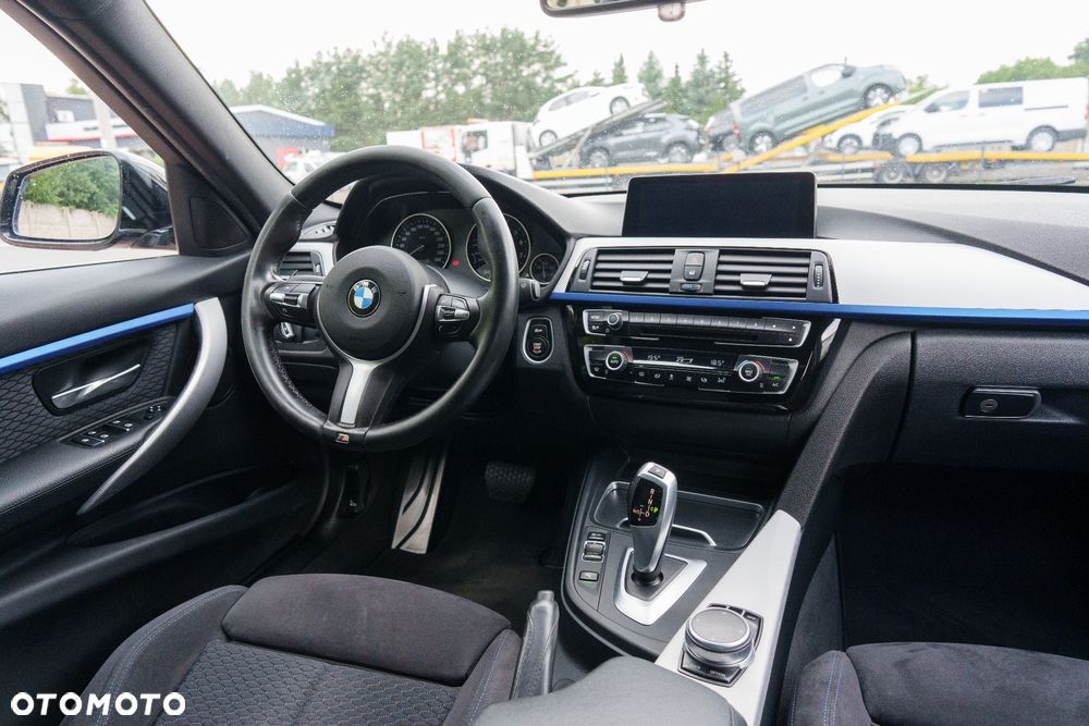 BMW Seria 3 320i Edition M Sport Shadow - 22