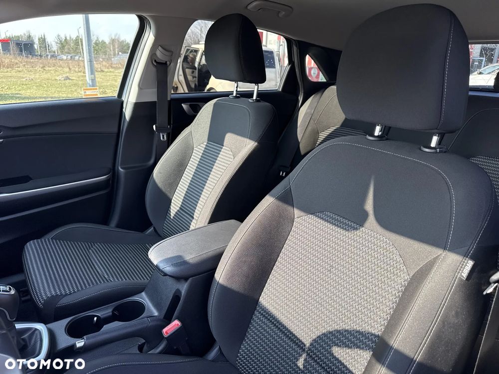 Kia Ceed 1.5 T-GDI M - 12