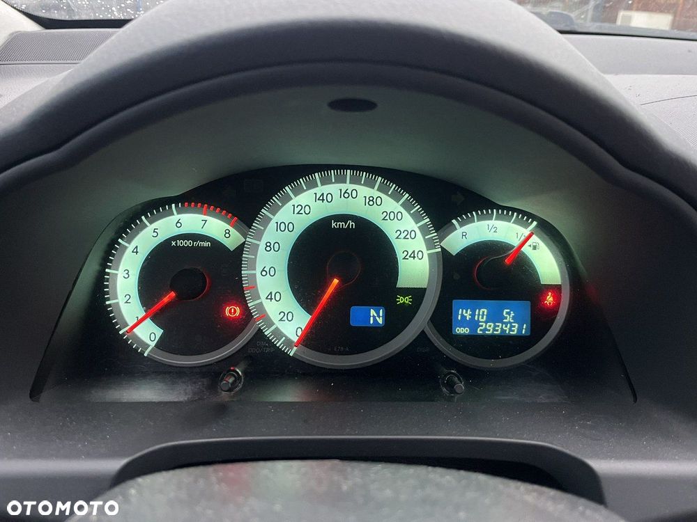 Toyota Corolla Verso - 8