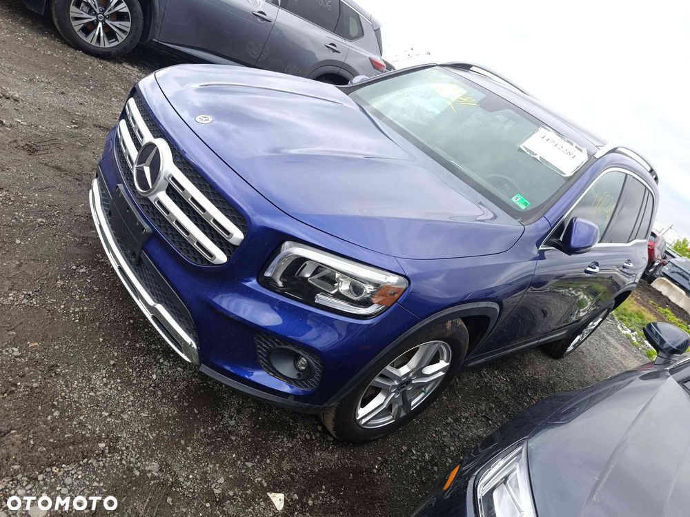 Mercedes-Benz GLB 250 4Matic 8G-DCT - 7