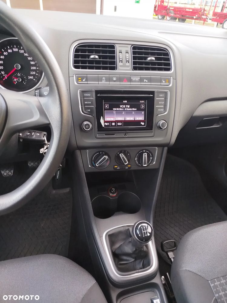 Volkswagen Polo 1.0 (Blue Motion Technology) Comfortline - 14