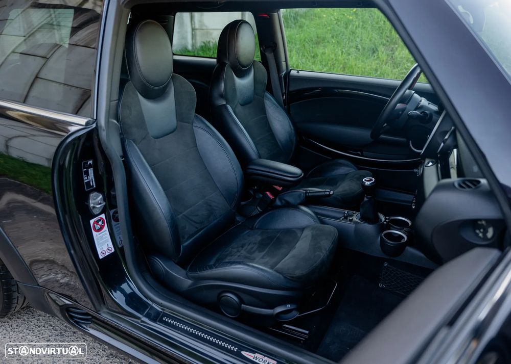 MINI 3 Portas John Cooper Works - 18