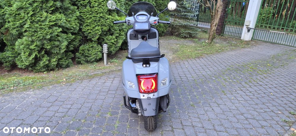 Piaggio Vespa - 18