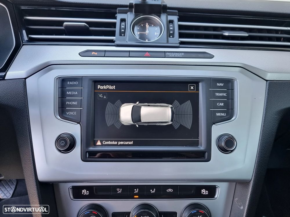 VW Passat Variant 2.0 TDI Confortline - 14