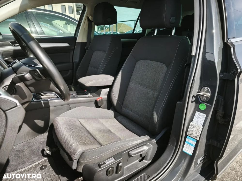 Volkswagen Passat 2.0 TDI DSG Comfortline - 9