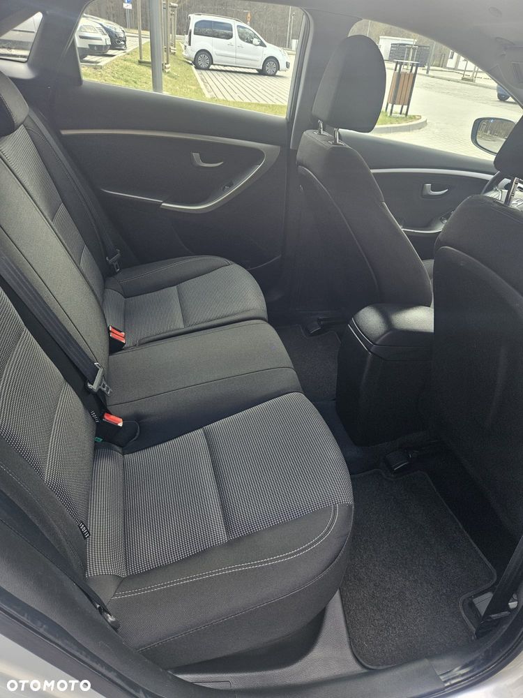Hyundai i30 blue 1.6 GDI Style - 13
