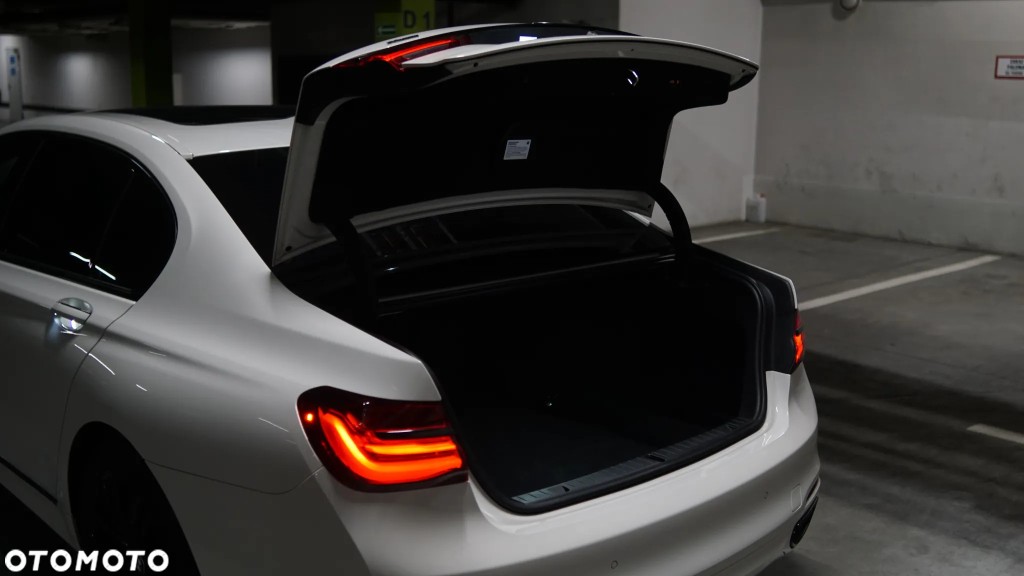 BMW Seria 7 740Li xDrive - 28