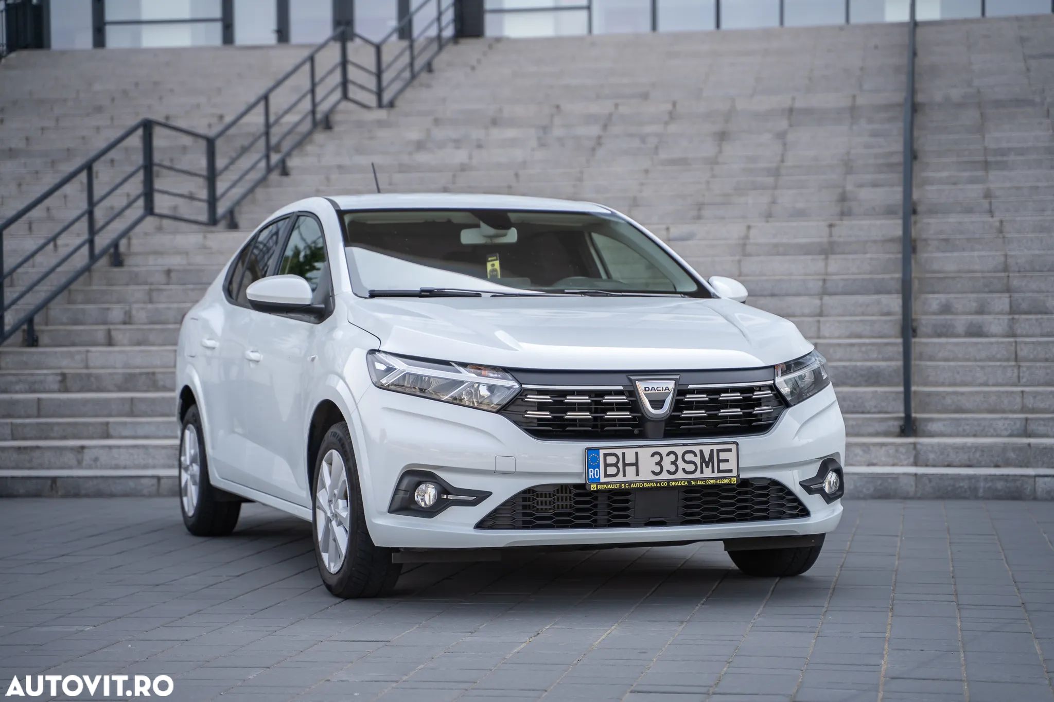 Dacia Logan TCe 90 MT6 Expression - 1