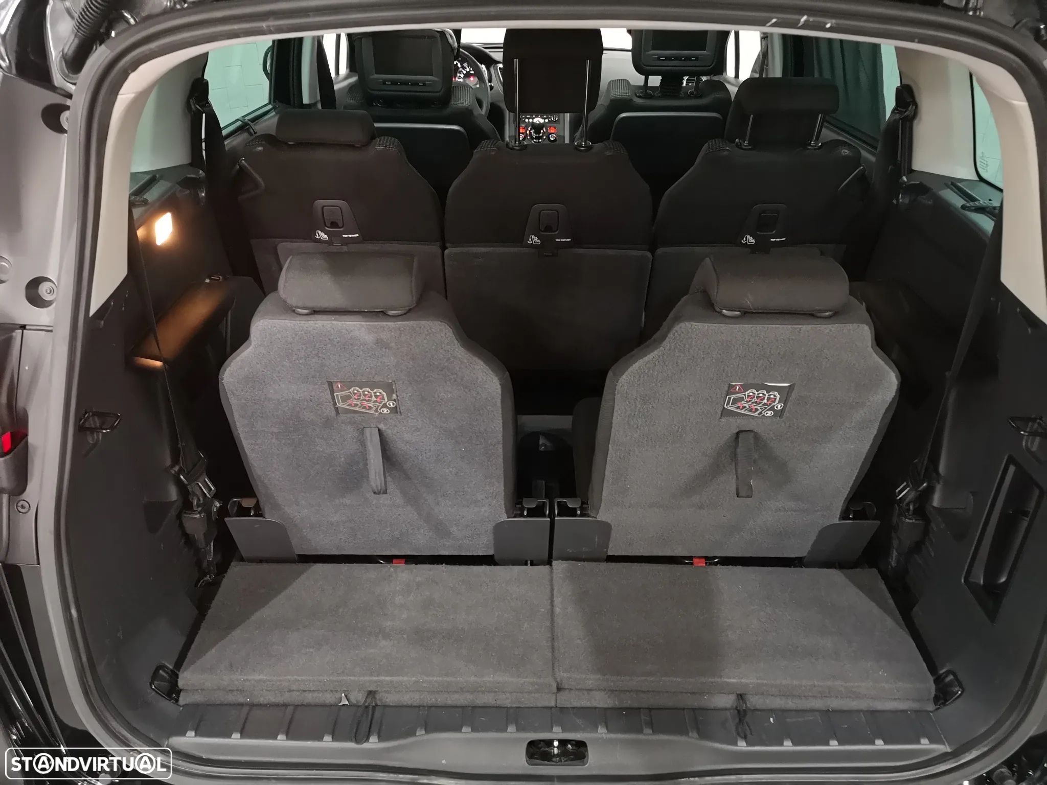 Peugeot 5008 1.6 HDi 7L Allure - 21