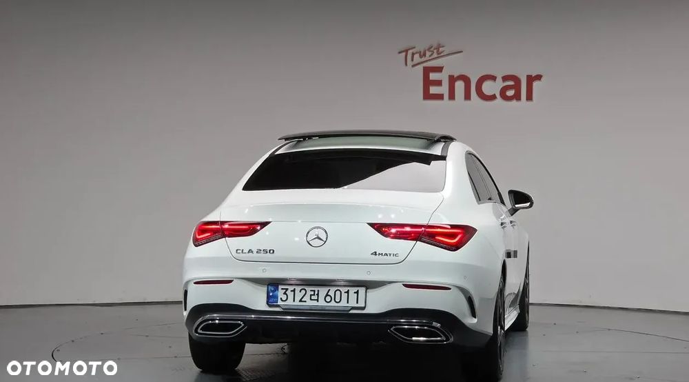 Mercedes-Benz CLA - 4