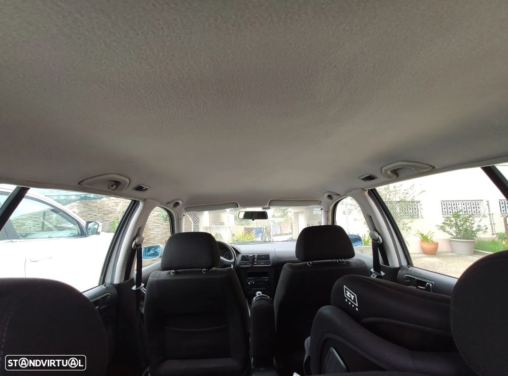 VW Golf 1.9 TDi Highline - 5