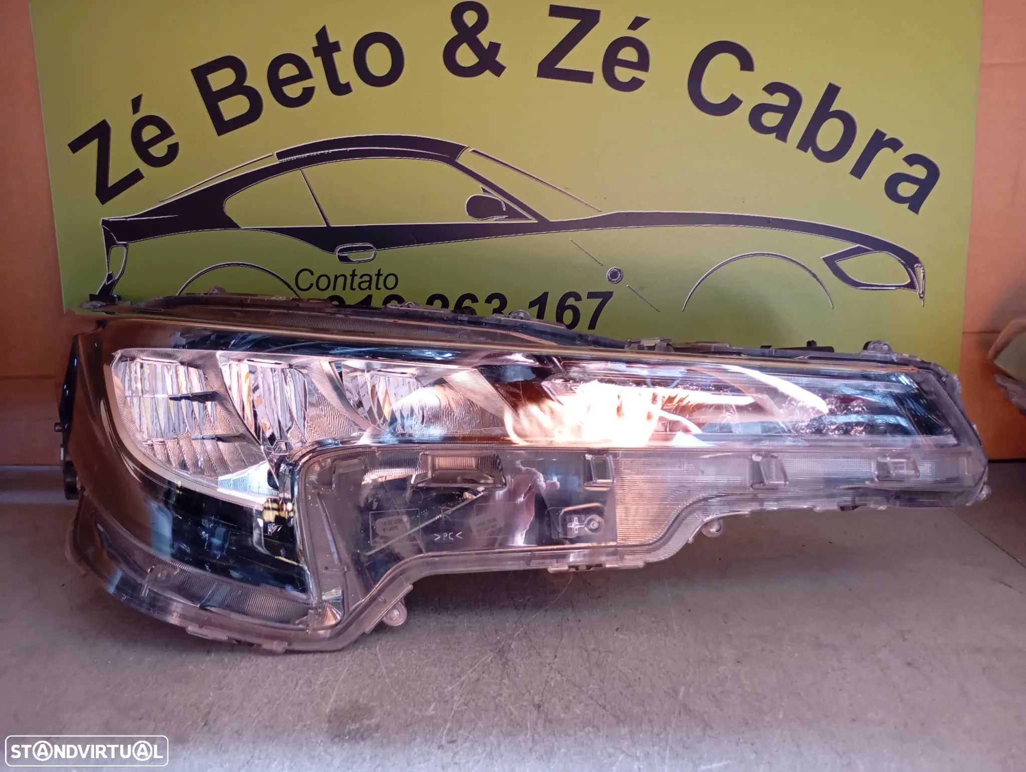 TOYOTA COROLLA E21 FAROL LED DIRETO - FF562 - 1