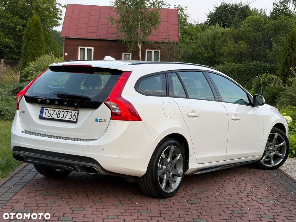 Volvo V60 D3 Momentum - 4
