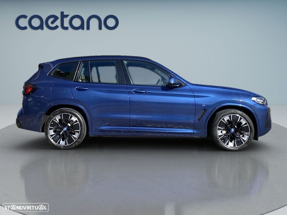 BMW iX3 M Sport Impressive - 25