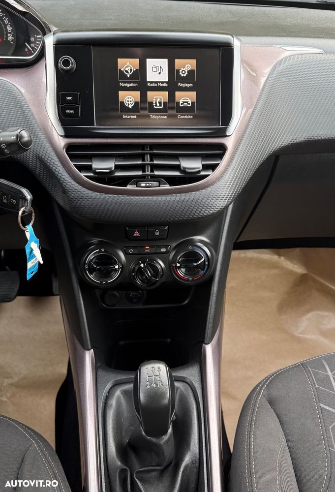 Peugeot 2008 e-HDi FAP 115 STOP & START Allure - 11