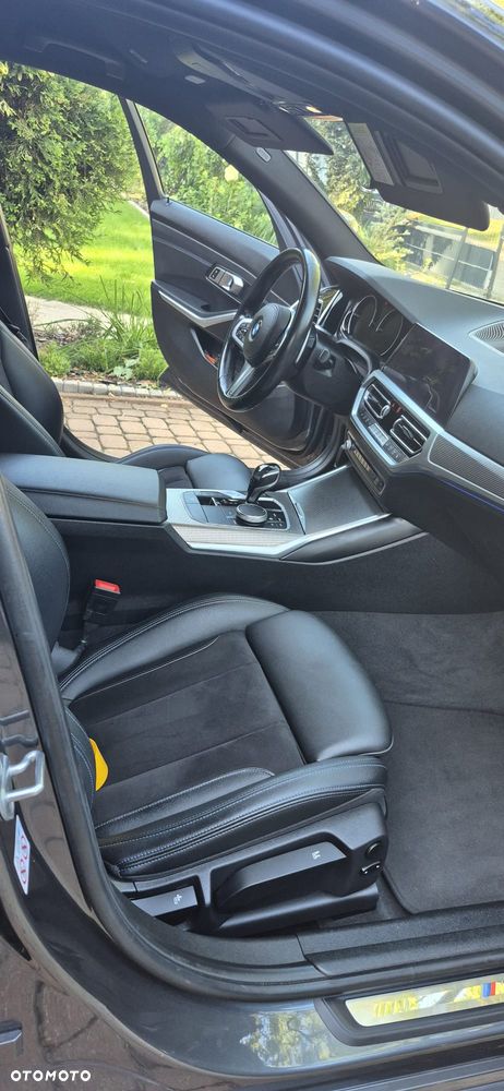 BMW Seria 3 330d xDrive - 24