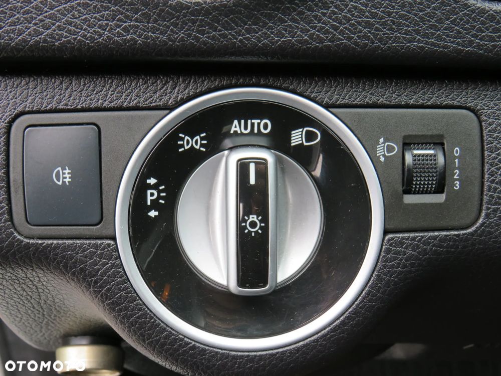 Mercedes-Benz Klasa C 200 CDI DPF BlueEFFICIENCY - 22