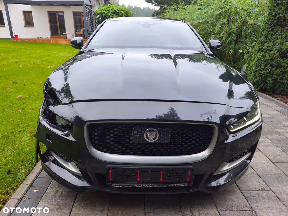 Jaguar XE 2.0 D AWD R-Sport - 15