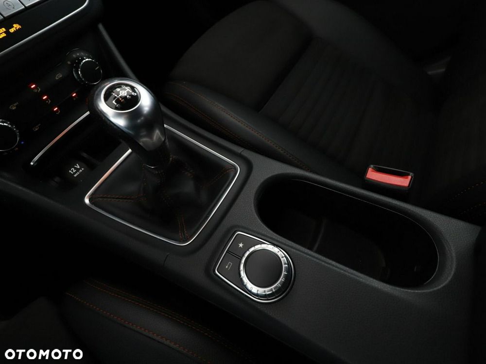 Mercedes-Benz GLA 250 AMG Line - 29