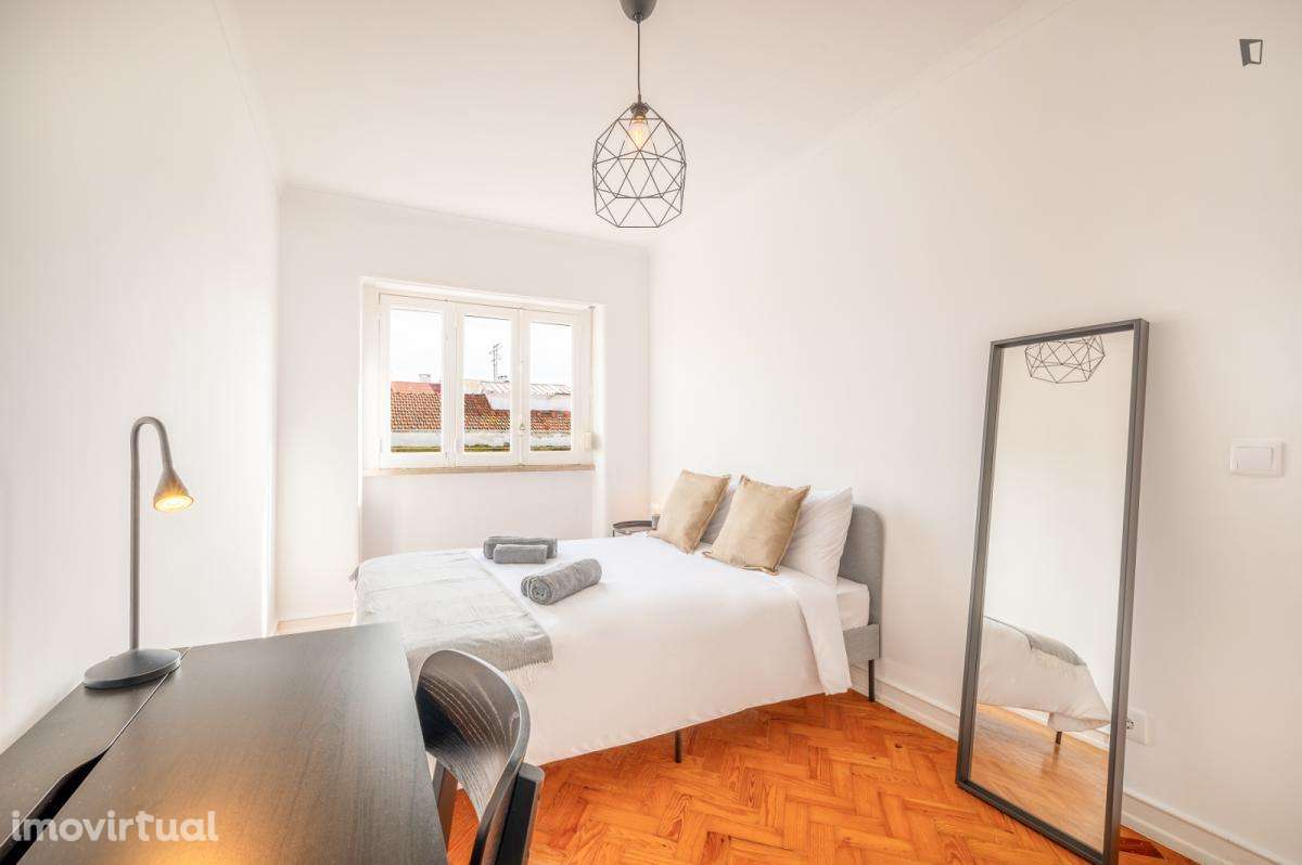 Quarto - localizado em Alameda Lisbon - Grande imagem: 2/25