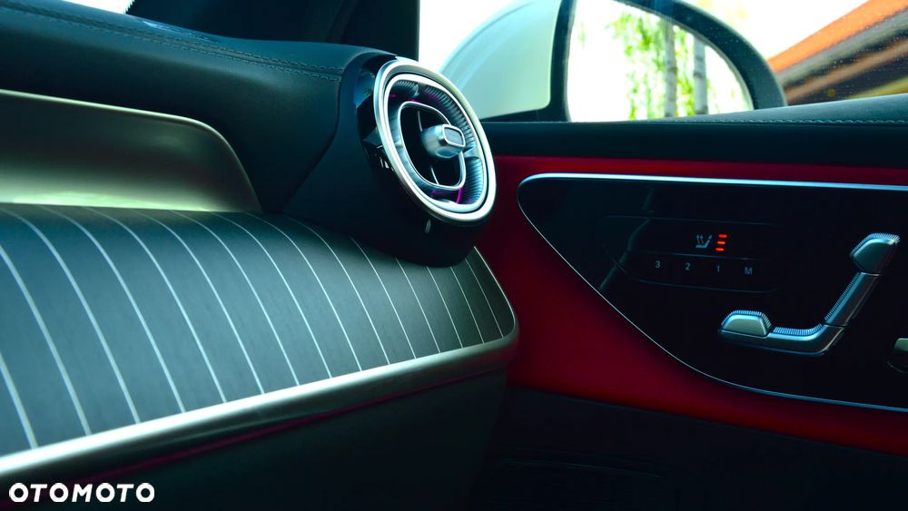 Mercedes-Benz GLC 220 d 4Matic 9G-TRONIC AMG Line Advanced - 33