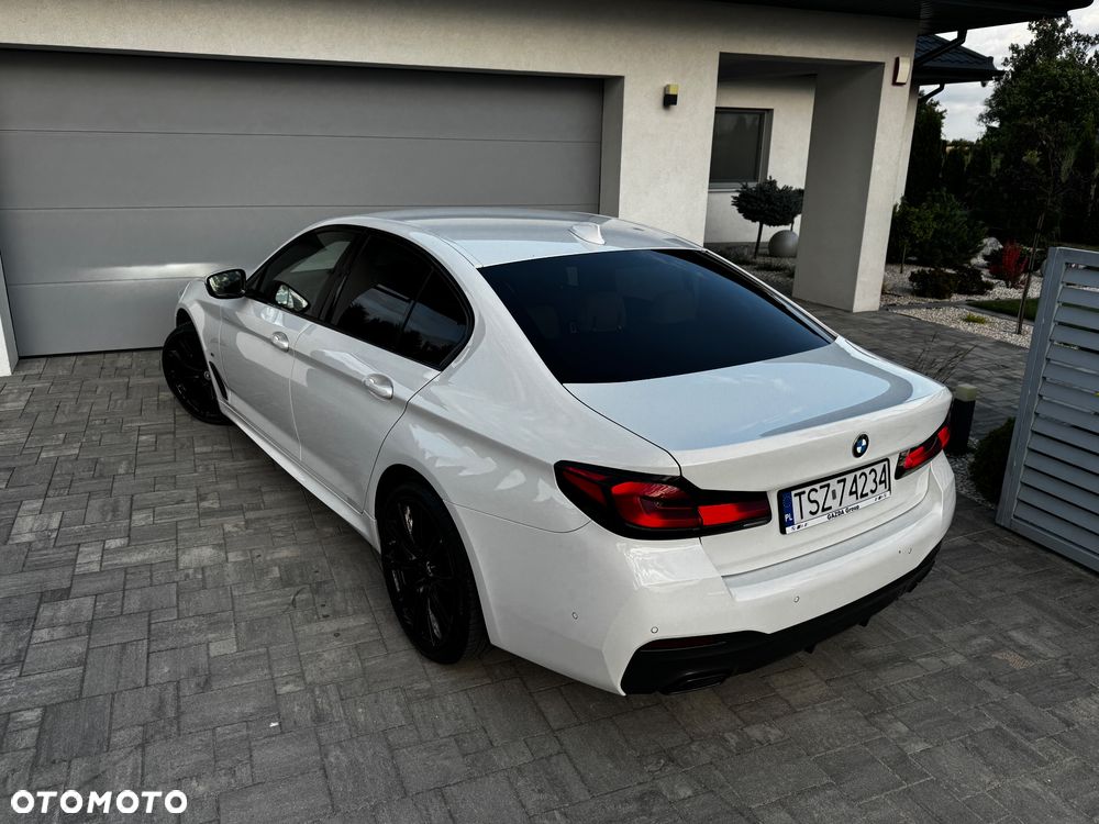 BMW Seria 5 520d xDrive MHEV M Sport sport - 2
