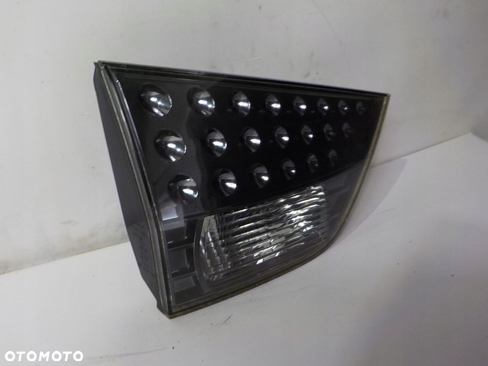 MITSUBISHI OUTLANDER II LAMPA W KLAPĘ LEWA - 2