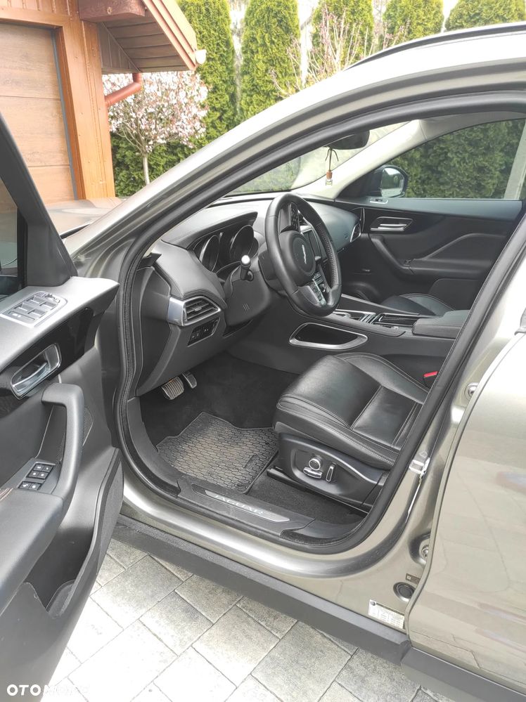 Jaguar F-Pace 30t AWD Prestige - 12