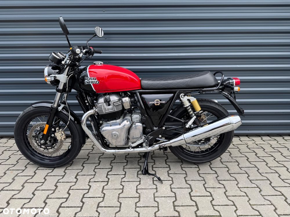 Royal Enfield Interceptor - 4