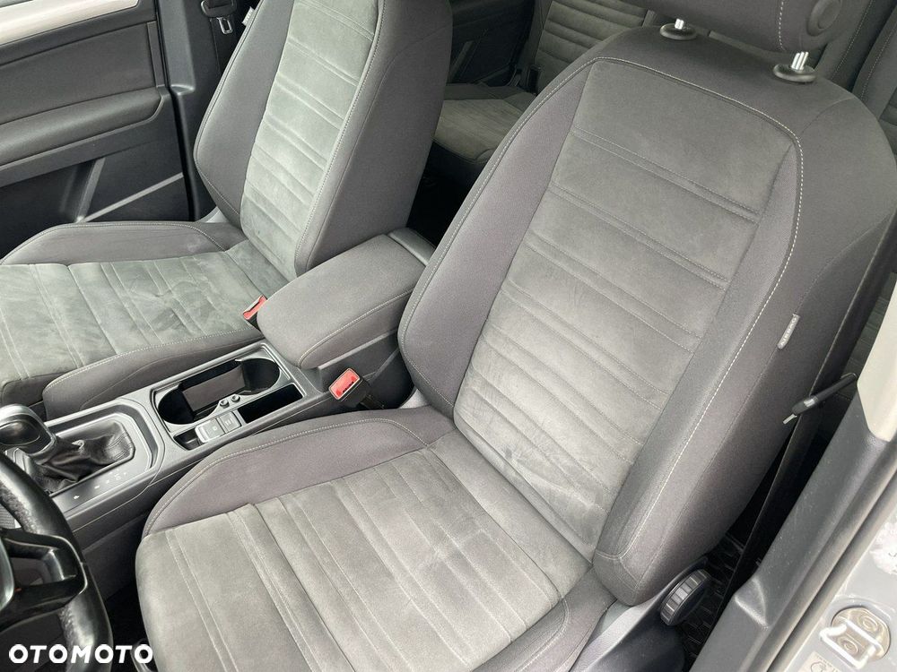 Volkswagen Touran - 11