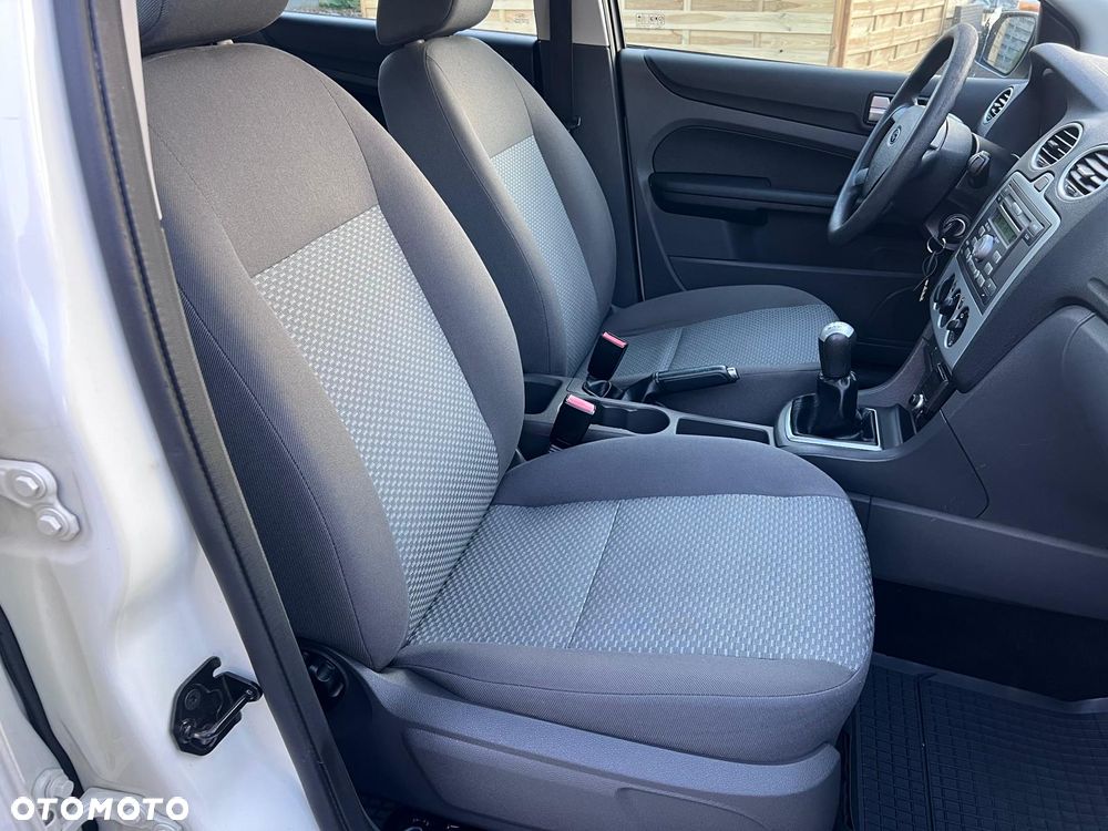 Ford Focus 1.4 Ambiente - 15