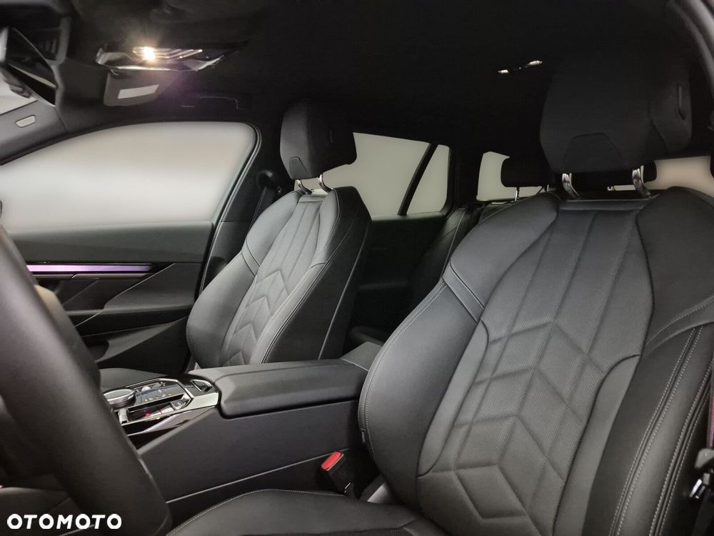 BMW Seria 5 540d xDrive mHEV M Sport - 13