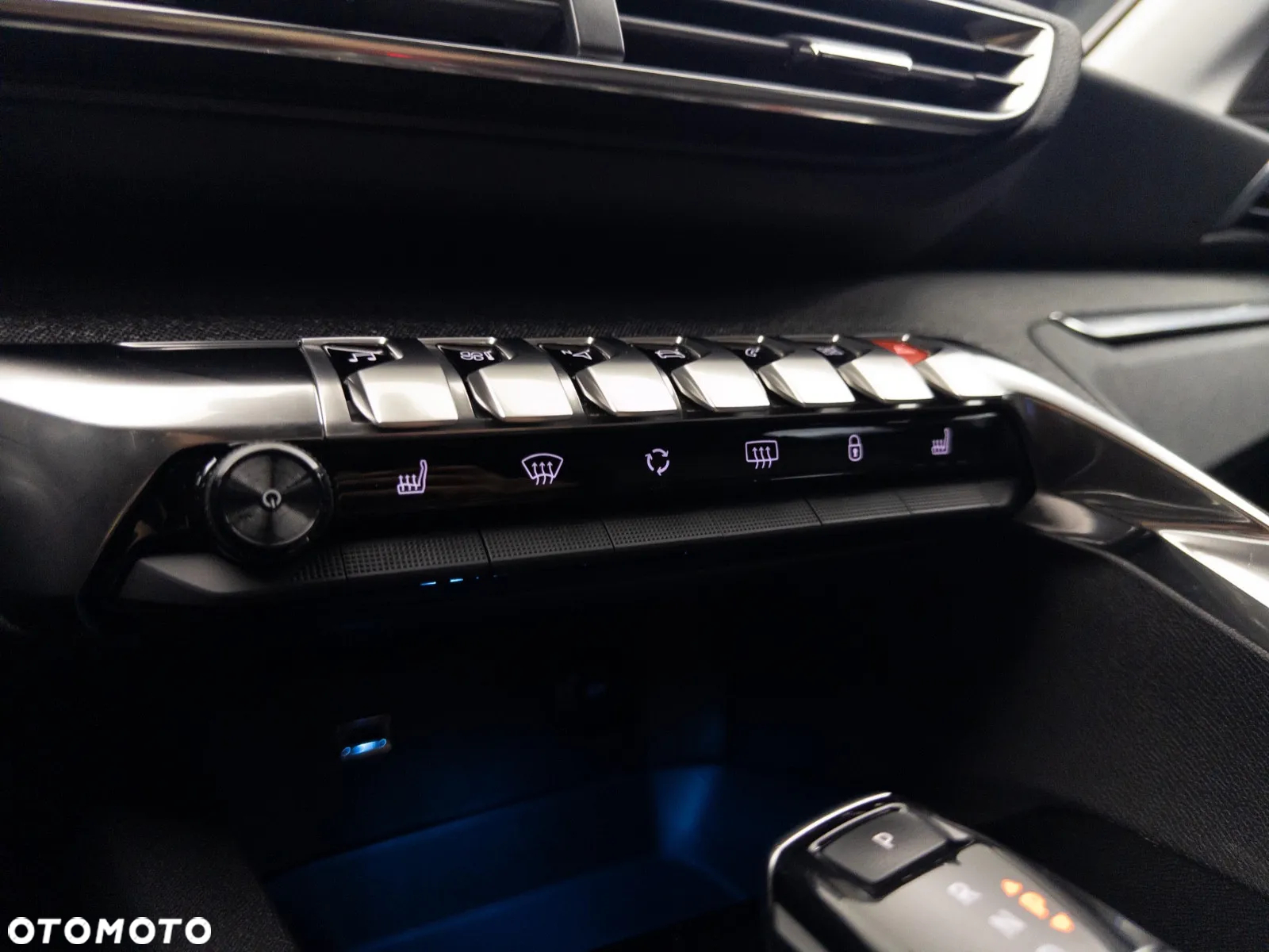 Peugeot 3008 1.2 PureTech GPF Allure S&S EAT8 - 24