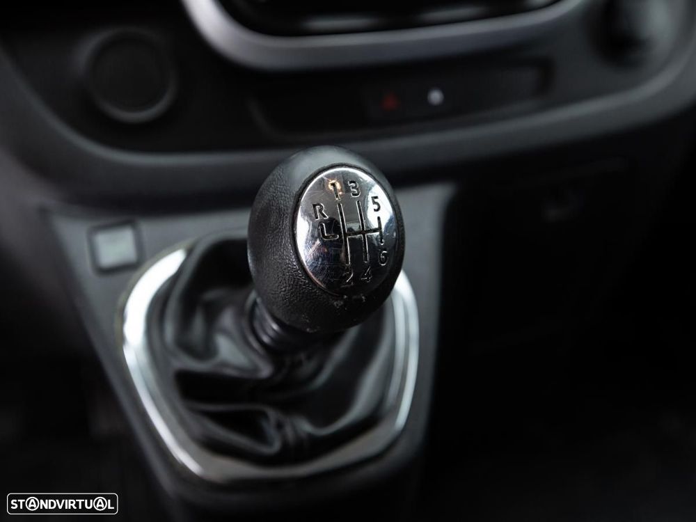 Renault Trafic - 15