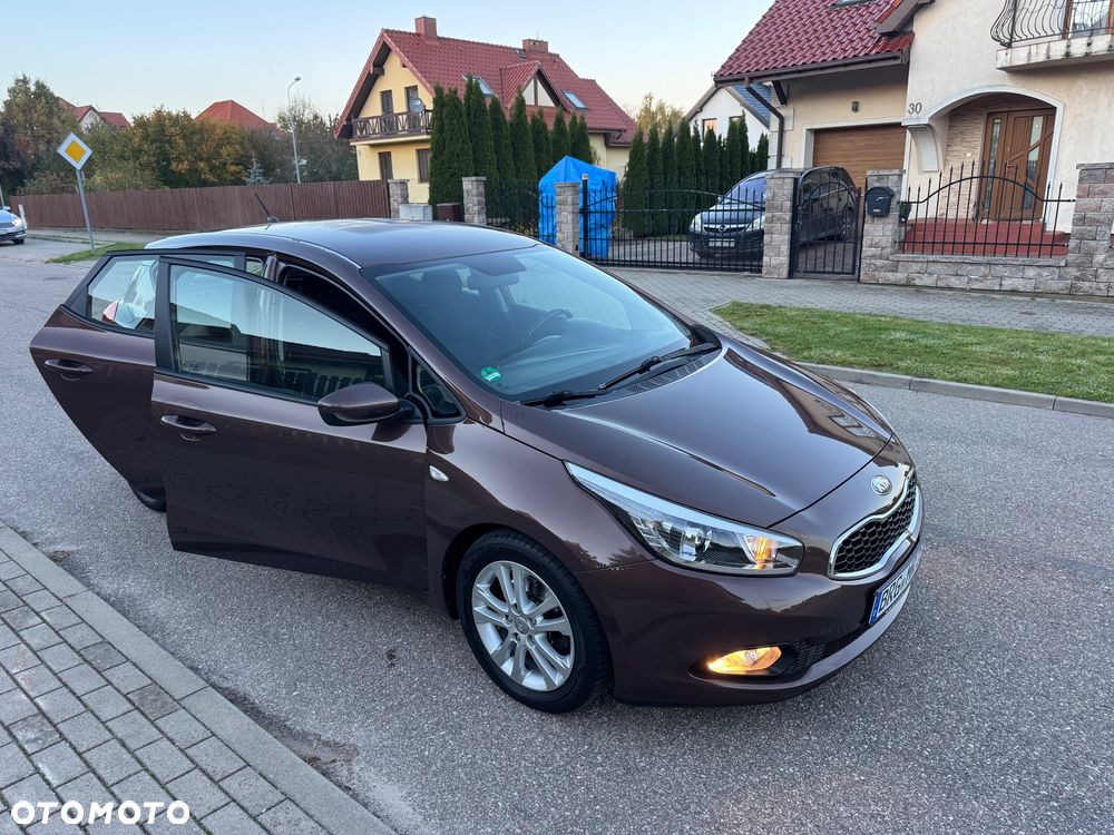 Kia Ceed - 38