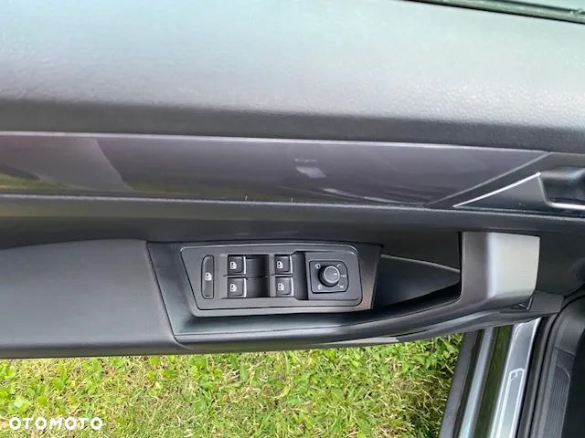 Volkswagen T-Roc 1.5 TSI R-Line - 21