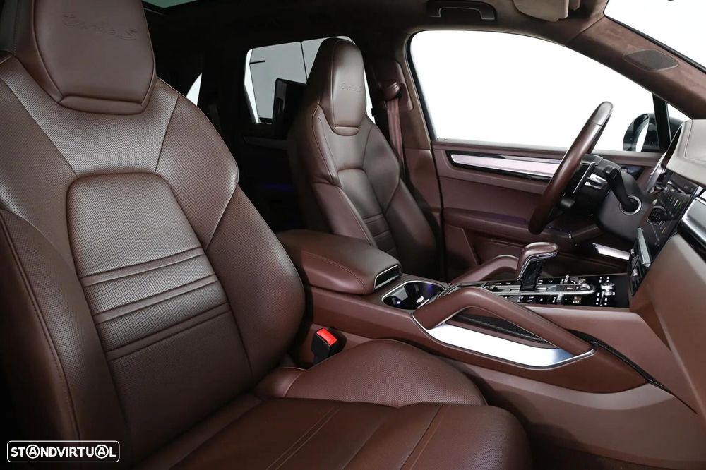 Porsche Cayenne Turbo S E-Hybrid - 25