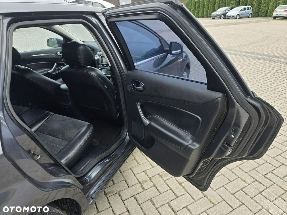 Ford Mondeo - 25