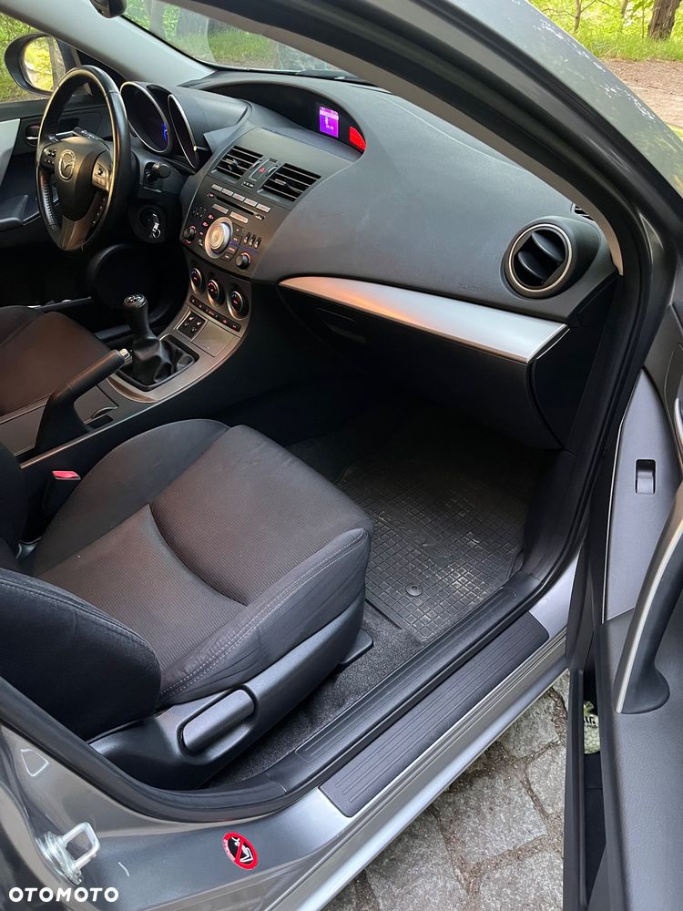 Mazda 3 1.6 Exclusive + - 12