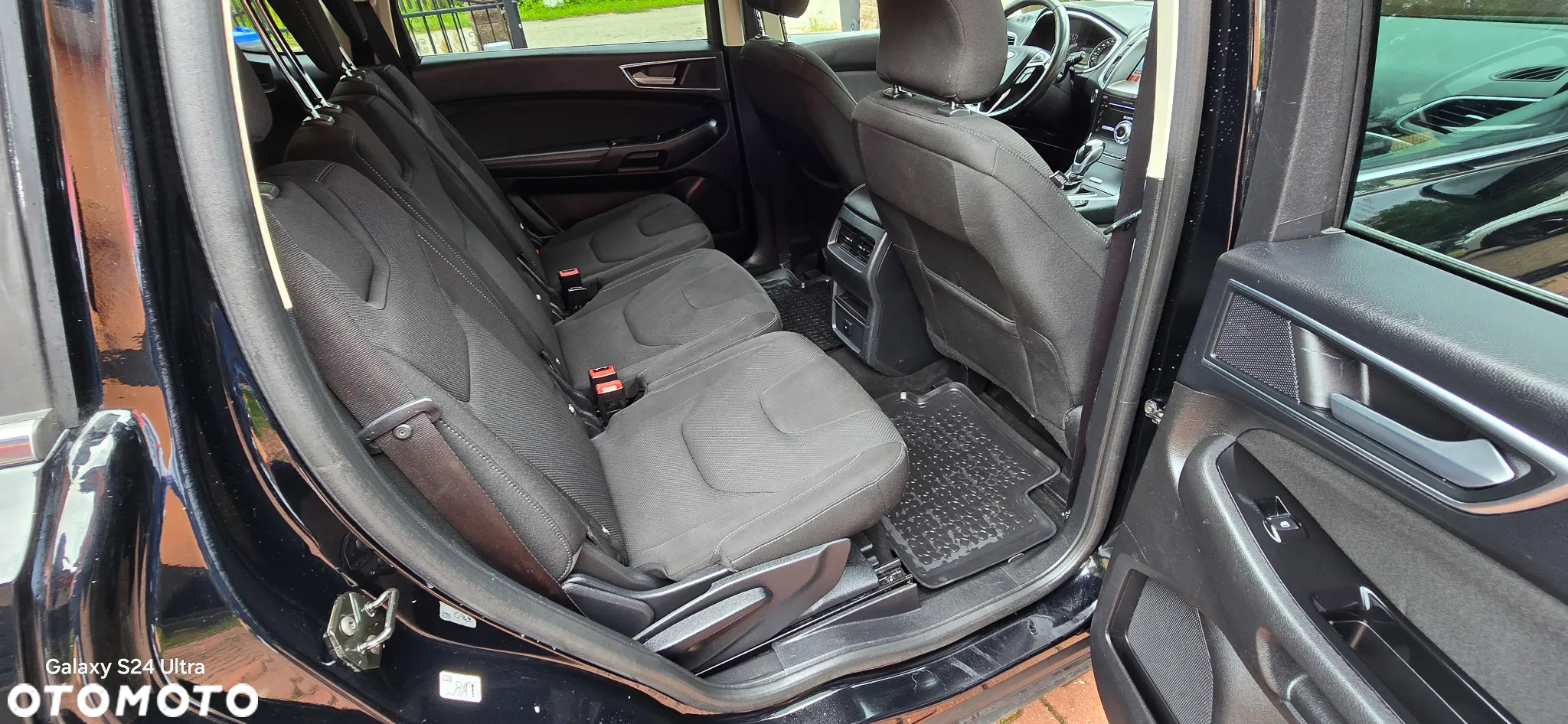 Ford S-Max - 13