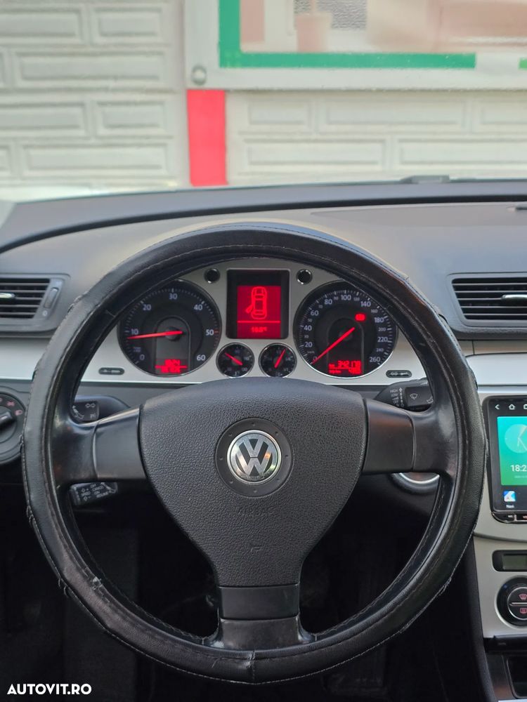 Volkswagen Passat - 14