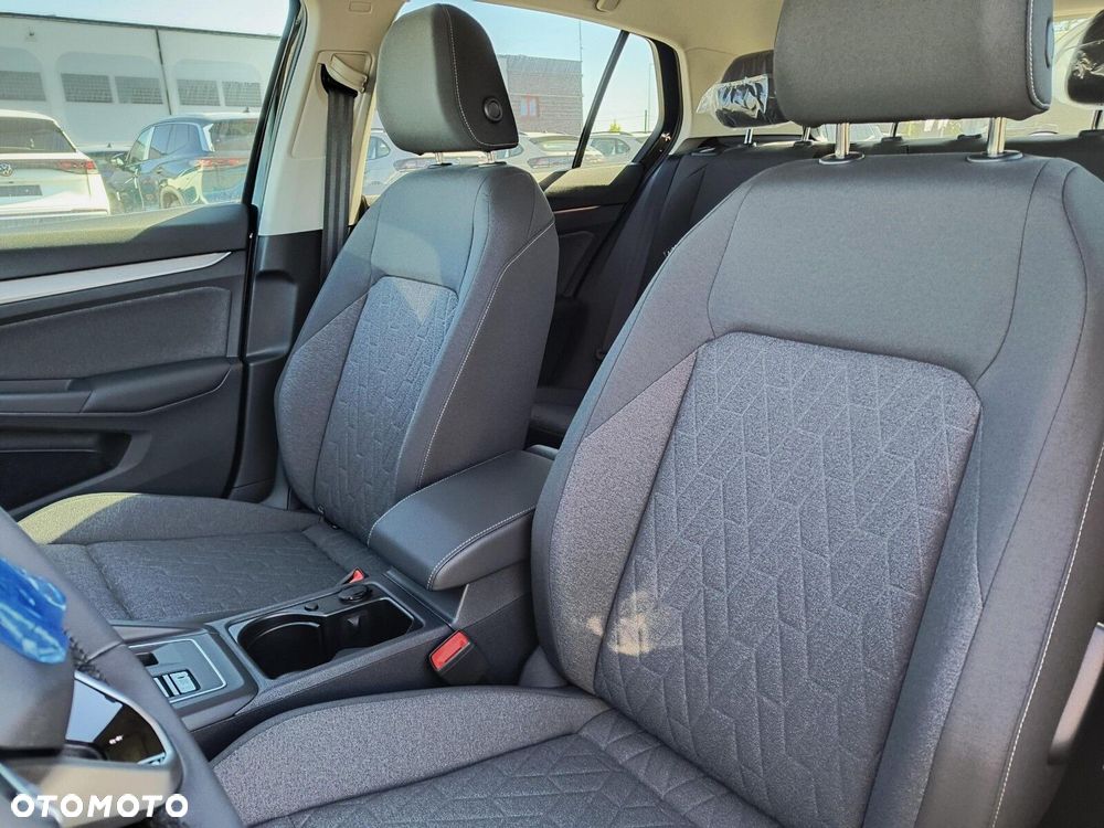 Volkswagen Golf - 10