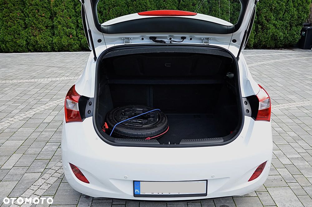 Hyundai i30 1.4 BlueDrive Classic + - 19