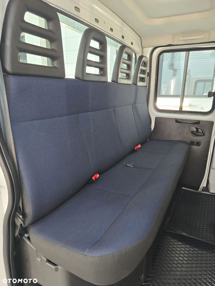 Iveco DAILY 50C18 / 35C18 DOKA SKRZYNIA DŁUGA3,81cm + SKRZYNIA NA NARZĘDZIA DEMONTOWANA HAK 3500Kg TEMPOMAT KLIMA 31 Tyś km SERWIS DO OSTATNIEGO Km ASO IVECO NA GWARANCJI - 39