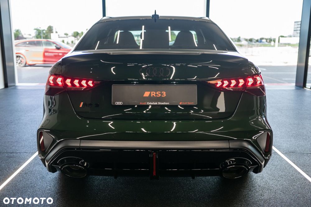 Audi RS3 Limousine - 5