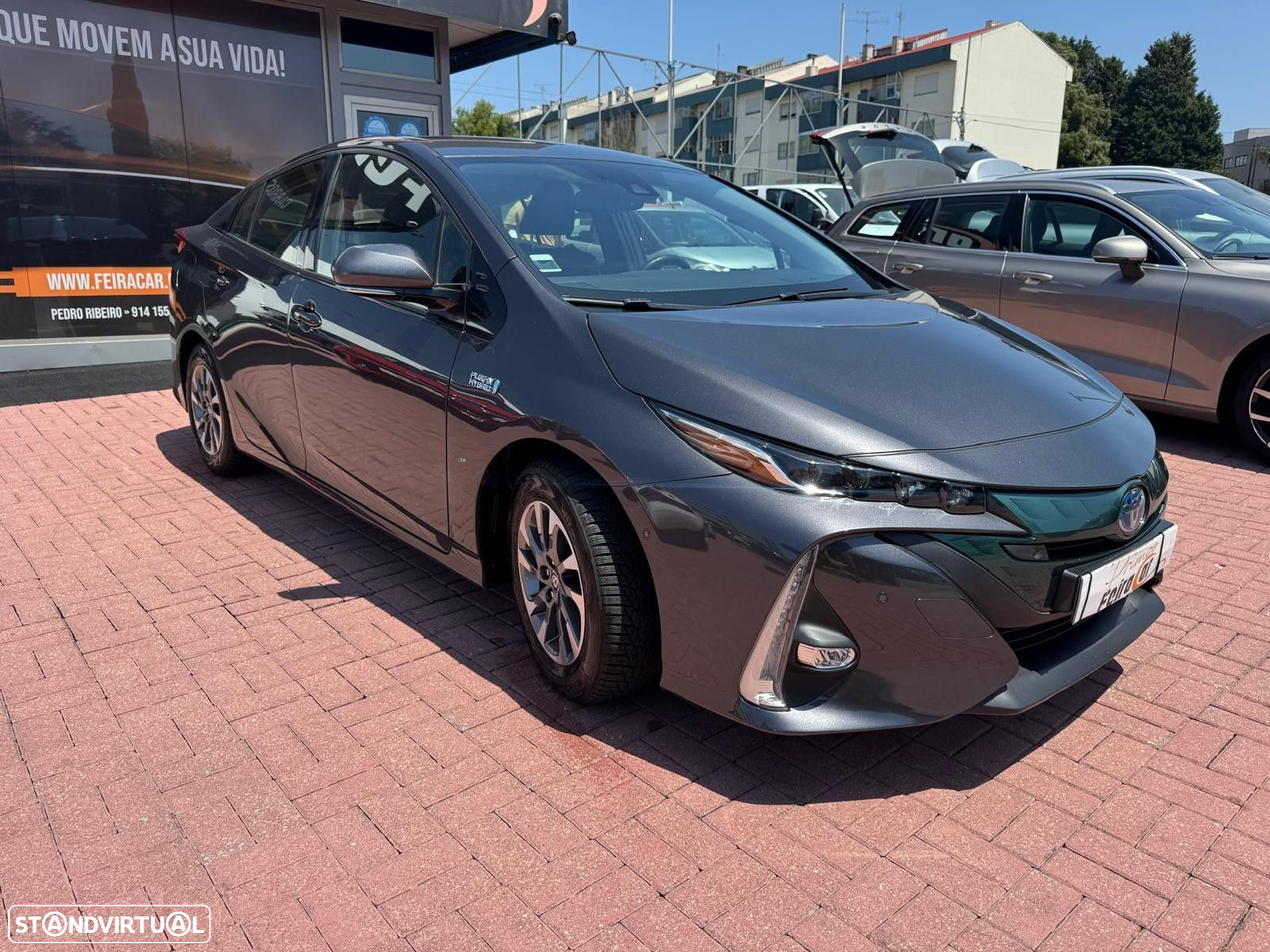 Toyota Prius 1.8 Plug-In Premium - 2