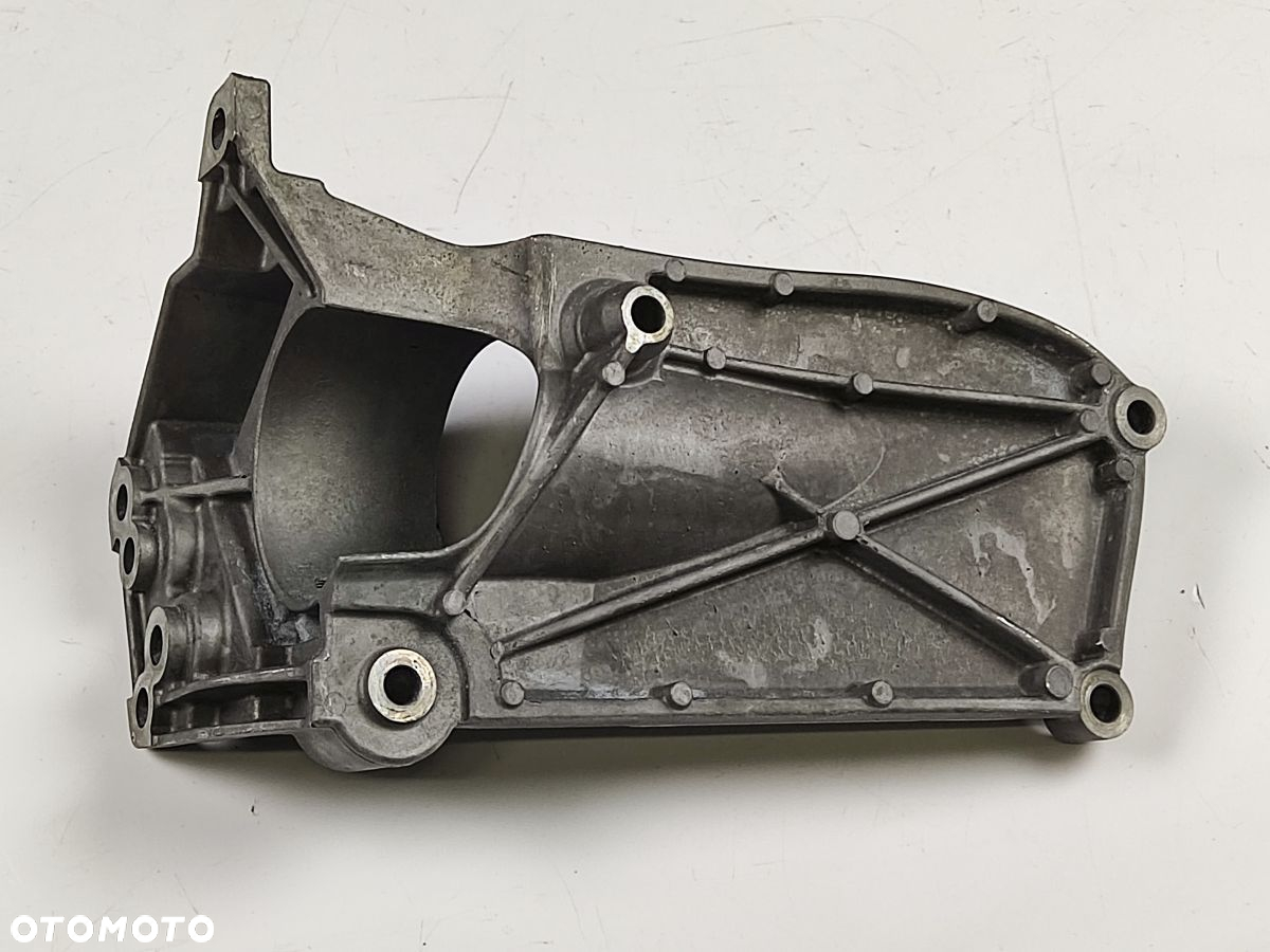 VOLVO XC40 2.0T T4 17-21r Łapa Podpora Silnika - 6