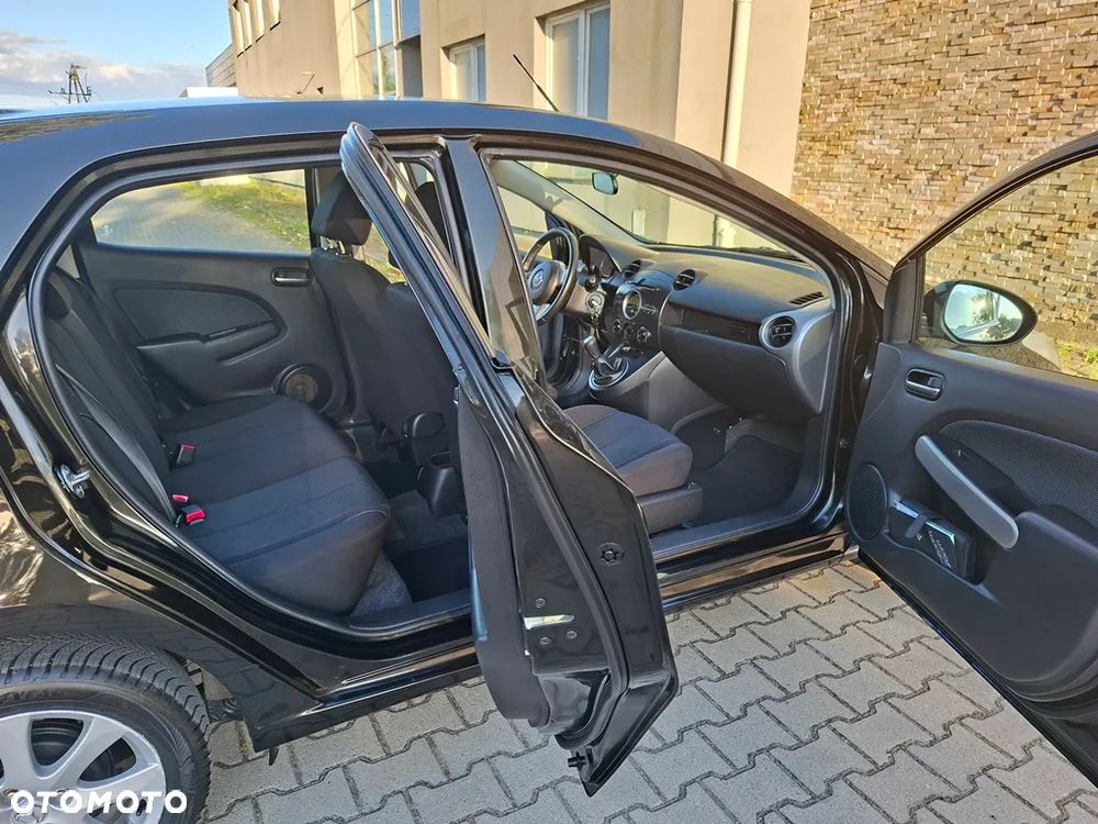 Mazda 2 1.3 Exclusive - 8