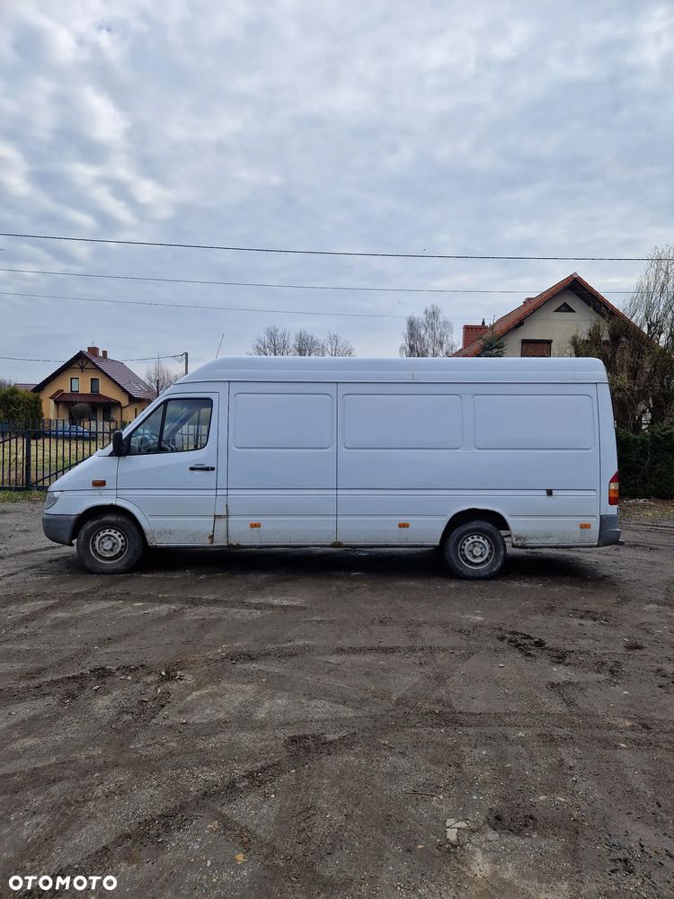 Mercedes-Benz Sprinter - 2