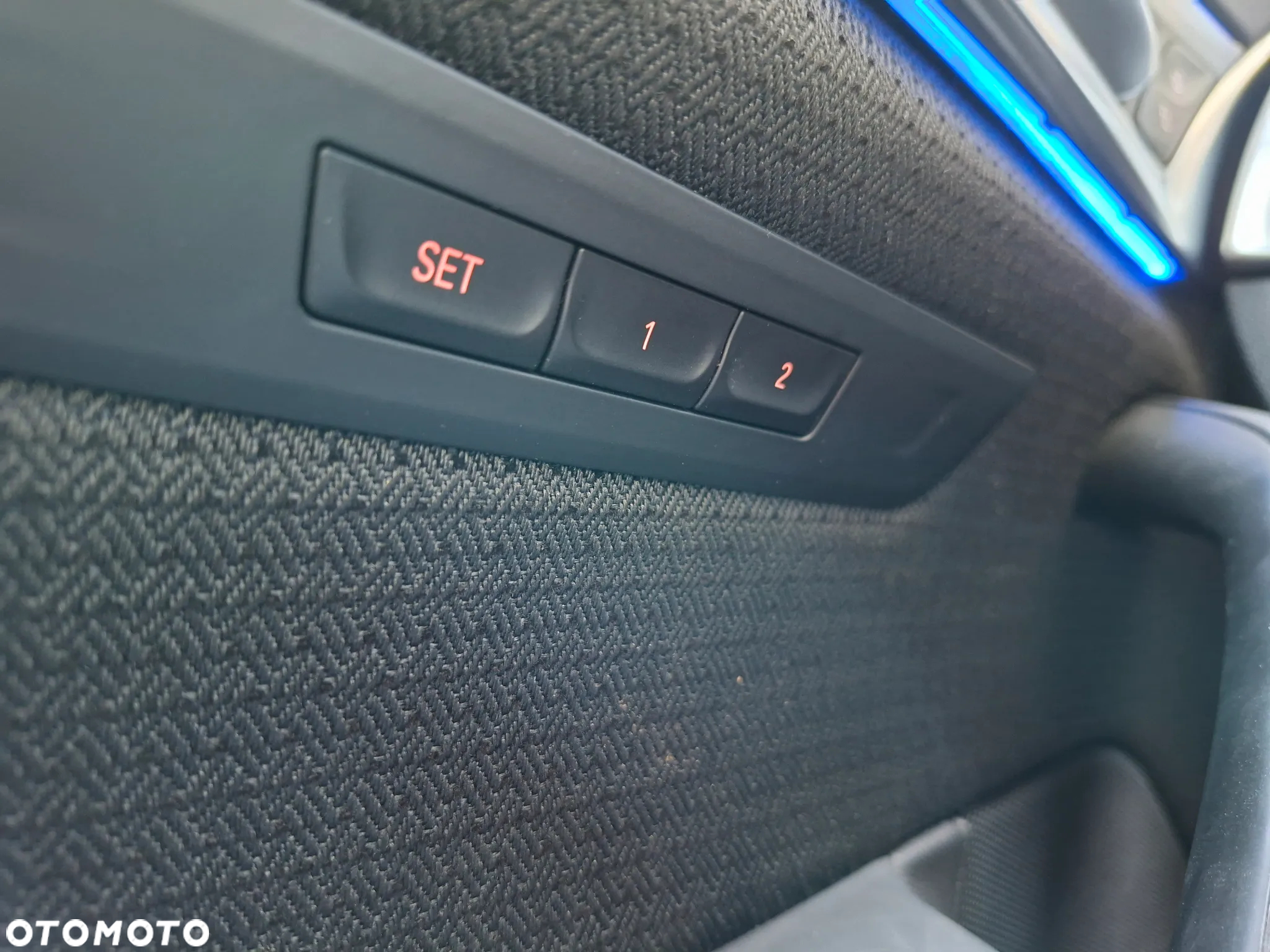 BMW Seria 5 518d - 17